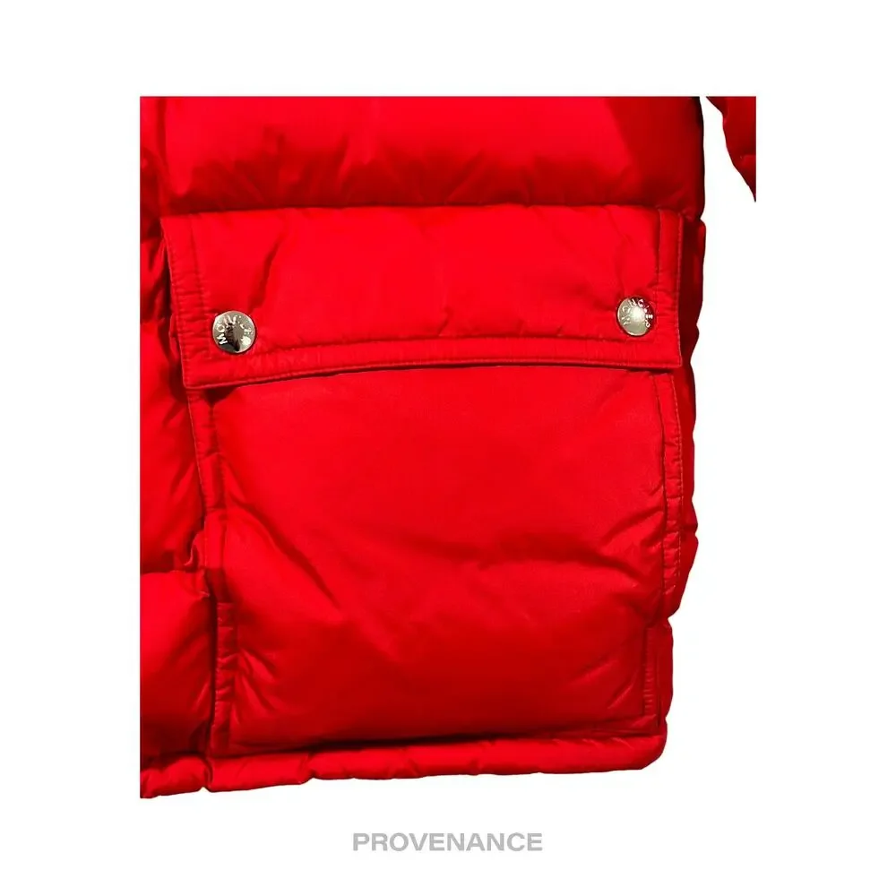 Moncler brel down